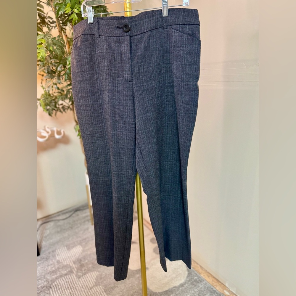 Sag Harbor Stretch Plaid Dress Pants-Size 14 Gray - Classic Workwear Essential ✨